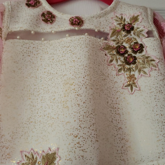 Kids gown - Picture 4 of 5